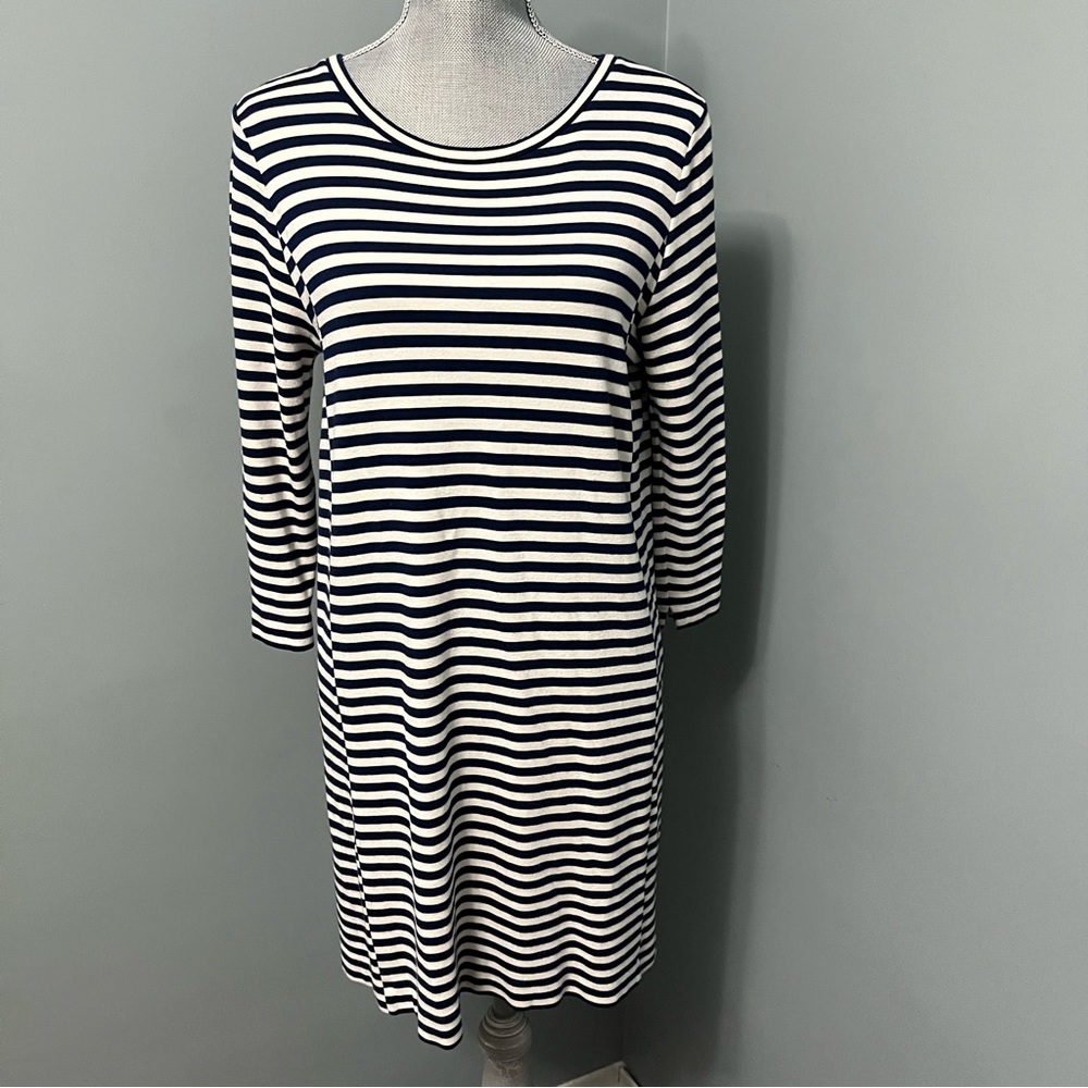 J. CREW womenโs size medium stripped 3/4 sleeve casual dress